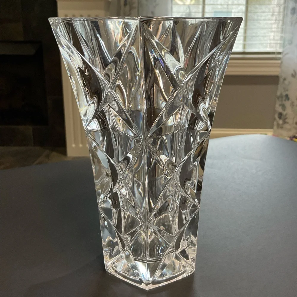 Lead Crystal Vase 7” Tall